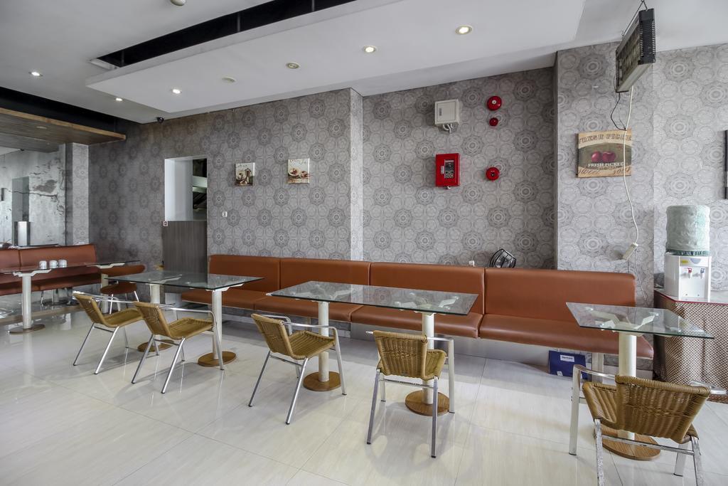 Reddoorz Plus Near Tugu Jogja Yogyakarta Ngoại thất bức ảnh